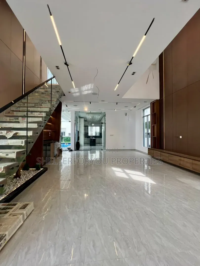 5bdrm Duplex in Osapa london for sale