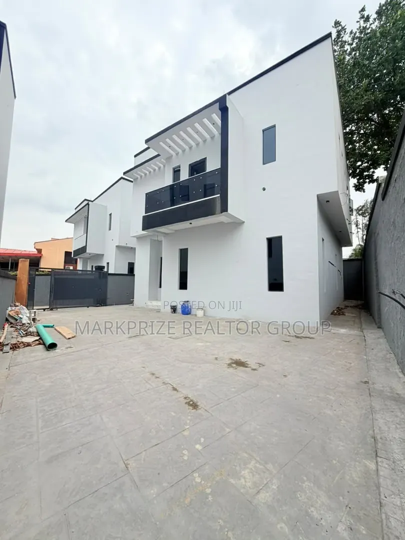 4bdrm Duplex in Omole Phase 1 Lagos for sale