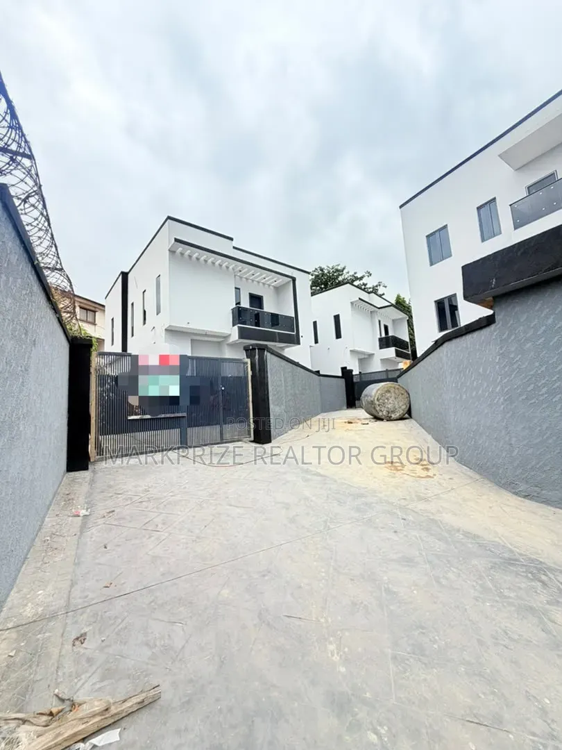 4bdrm Duplex in Omole Phase 1 Lagos for sale