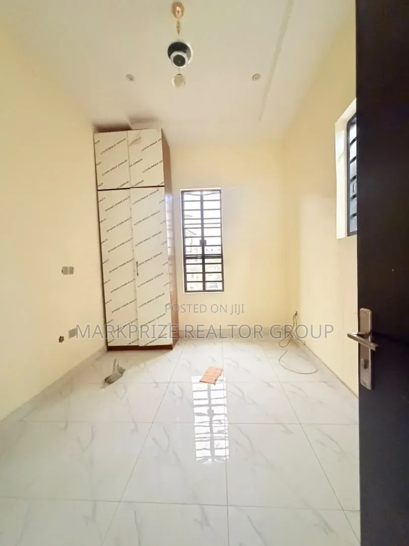 4bdrm Duplex in Omole Phase 1 Lagos for sale