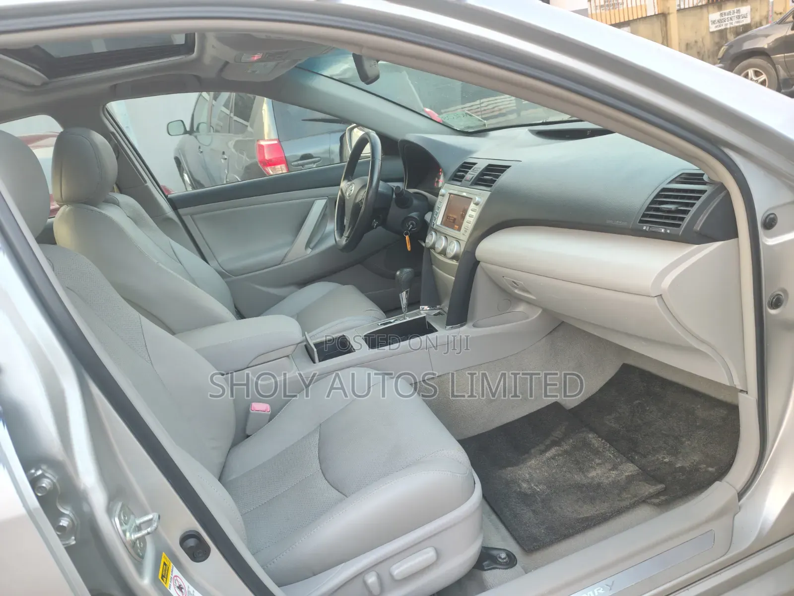 Toyota Camry 2011 Silver