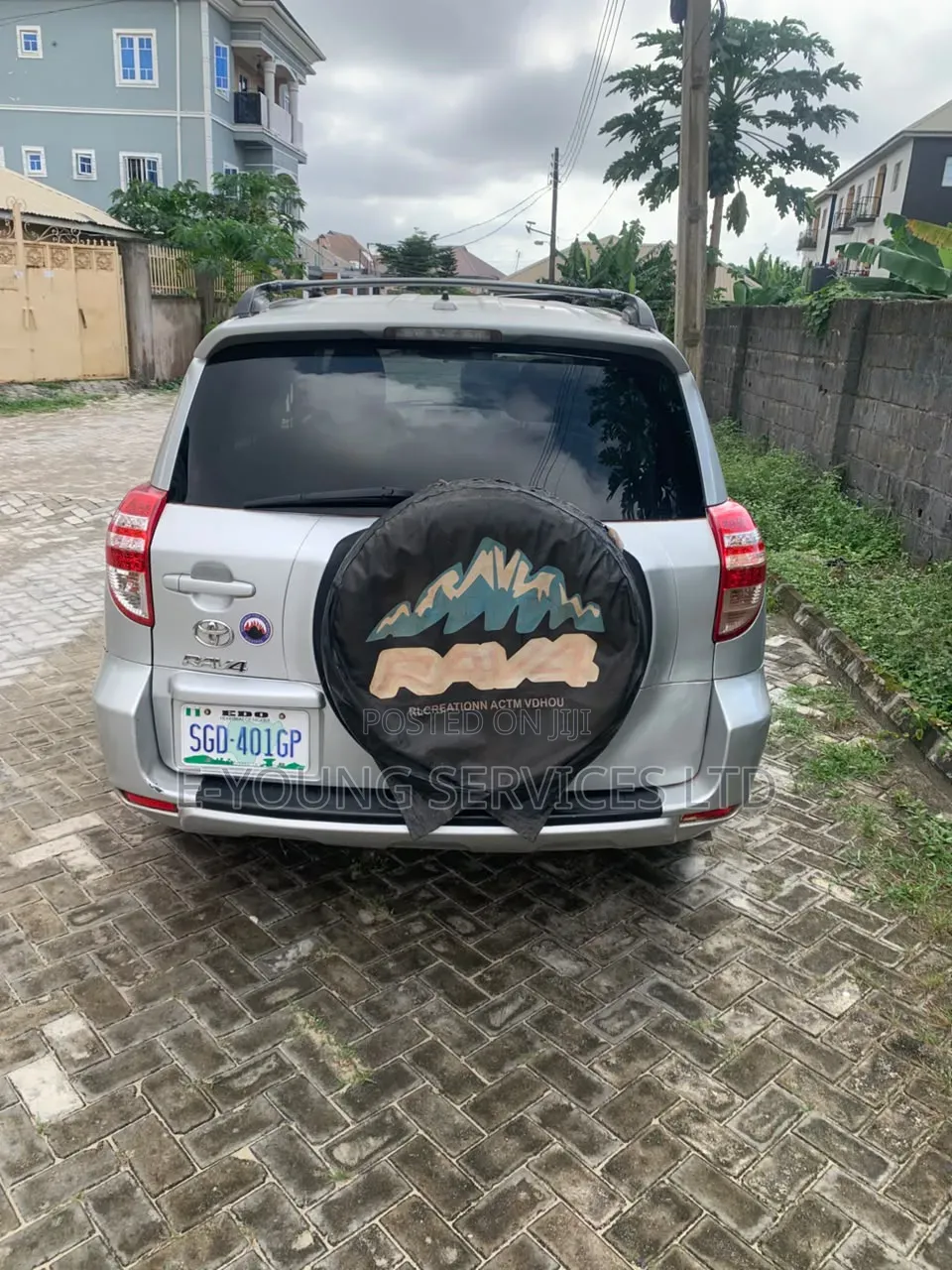 Toyota RAV4 2011 Silver