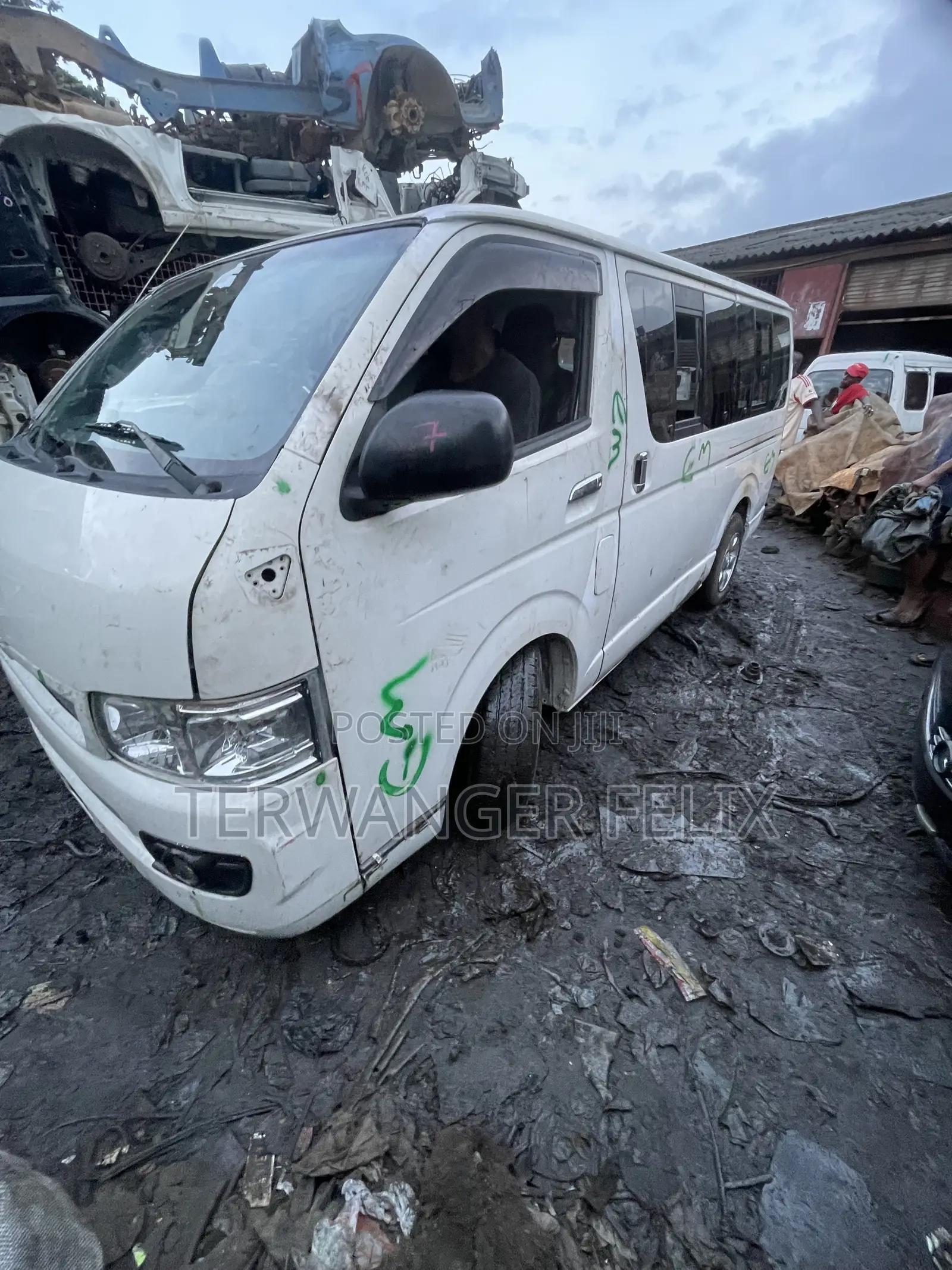 Toyota HiAce 2010 White