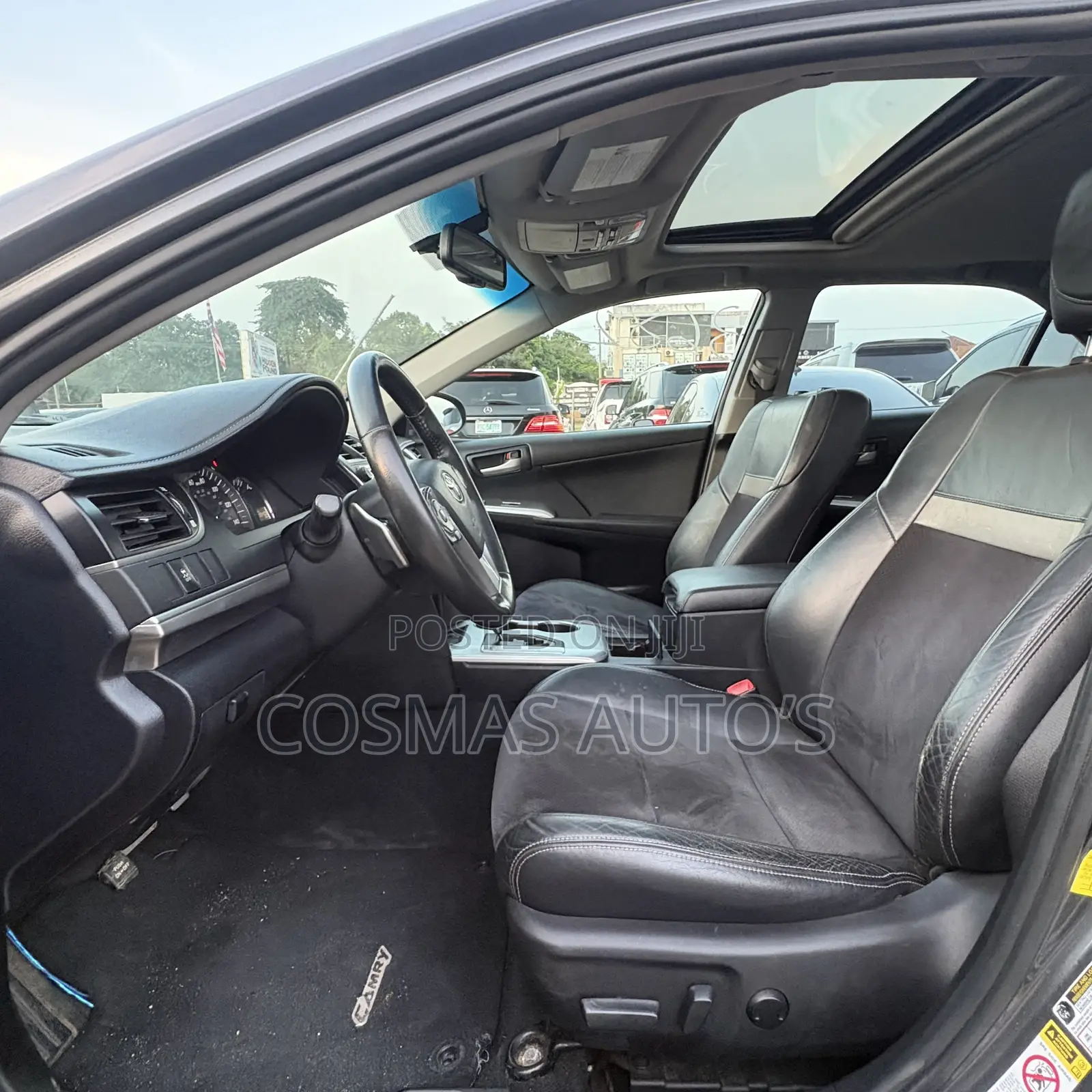 Toyota Camry SE 4dr Sedan (2.5L 4cyl 6A) 2012 Gray