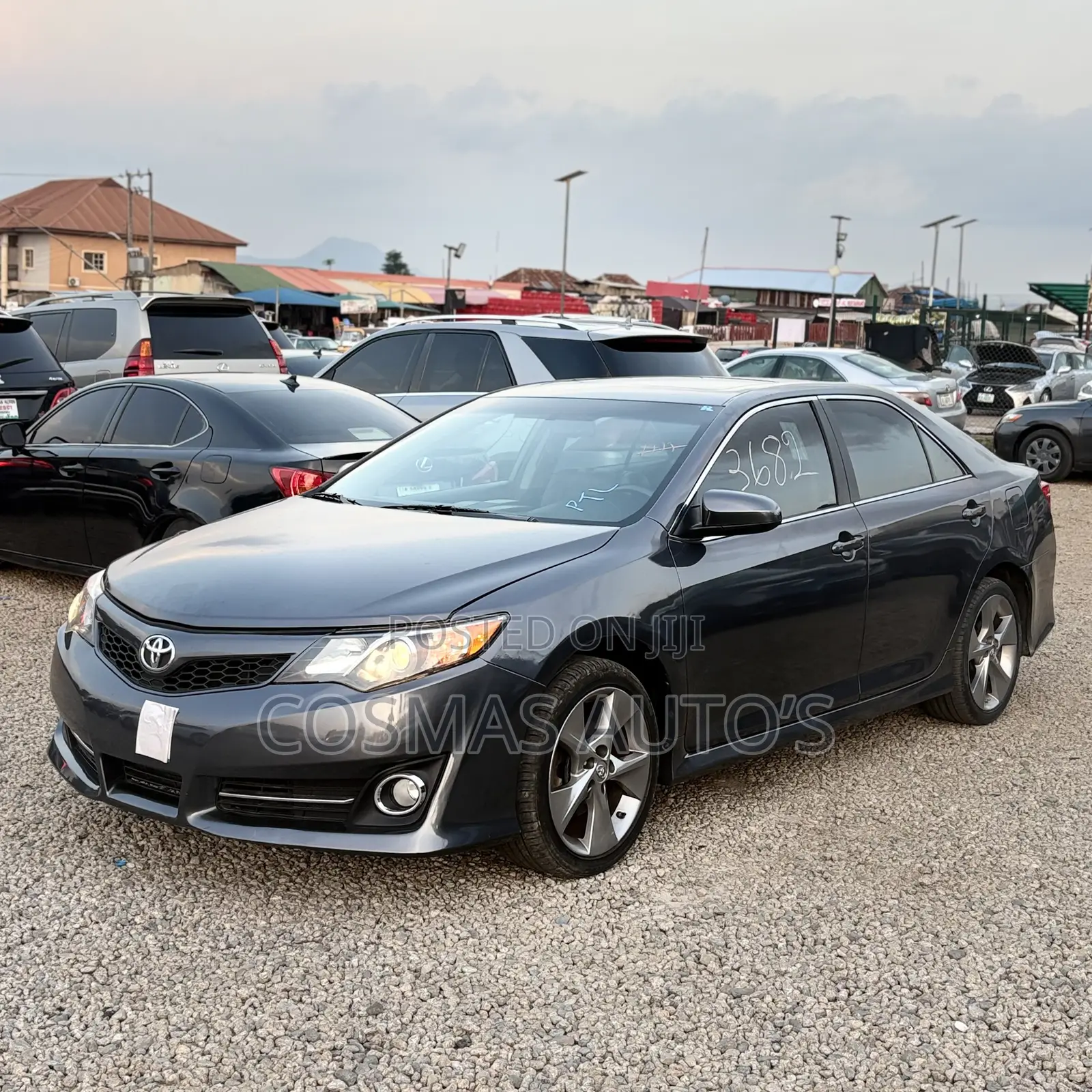 Toyota Camry SE 4dr Sedan (2.5L 4cyl 6A) 2012 Gray