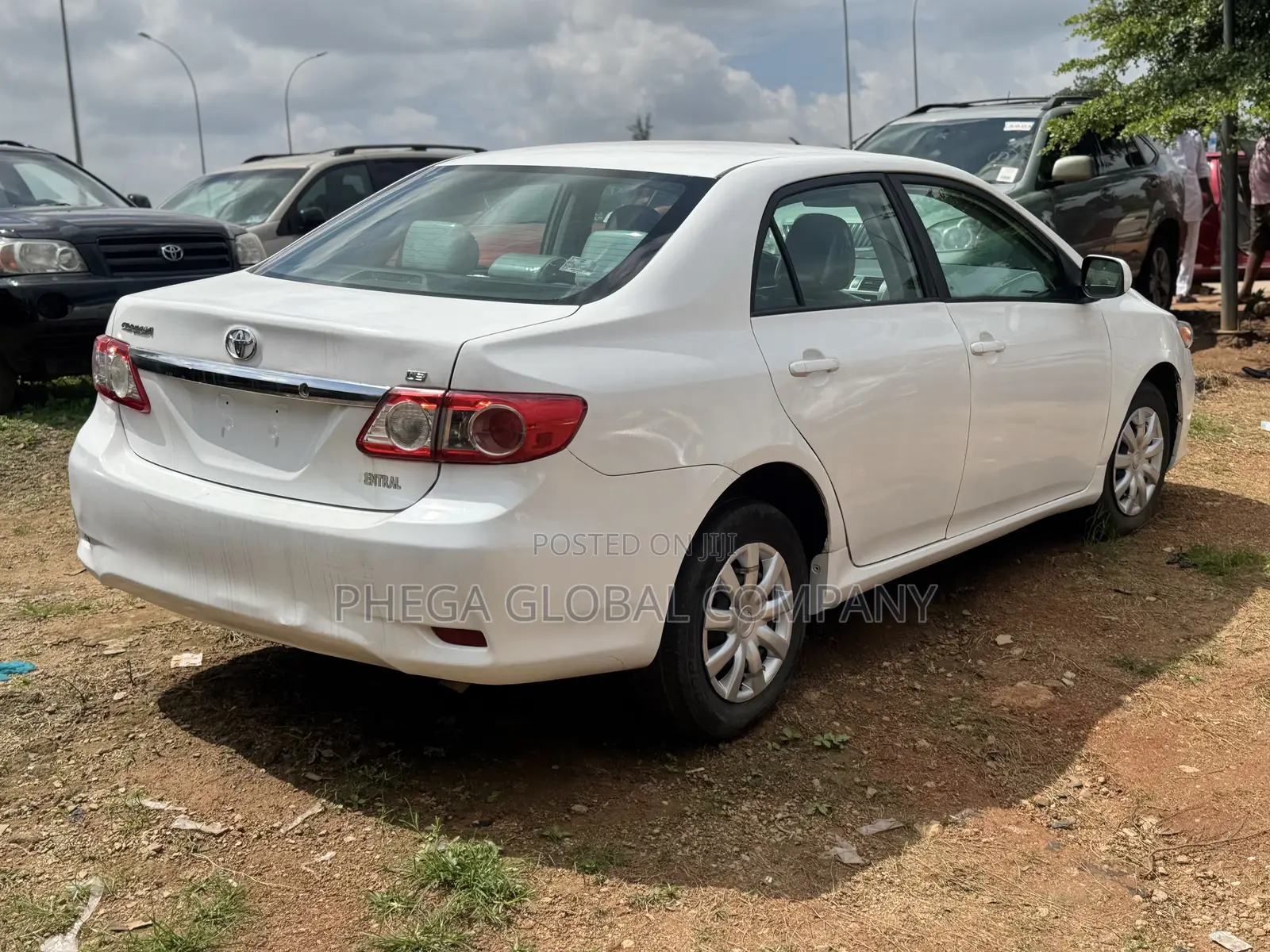 Toyota Corolla LE 4dr Sedan (1.8L 4cyl 4A) 2011 White