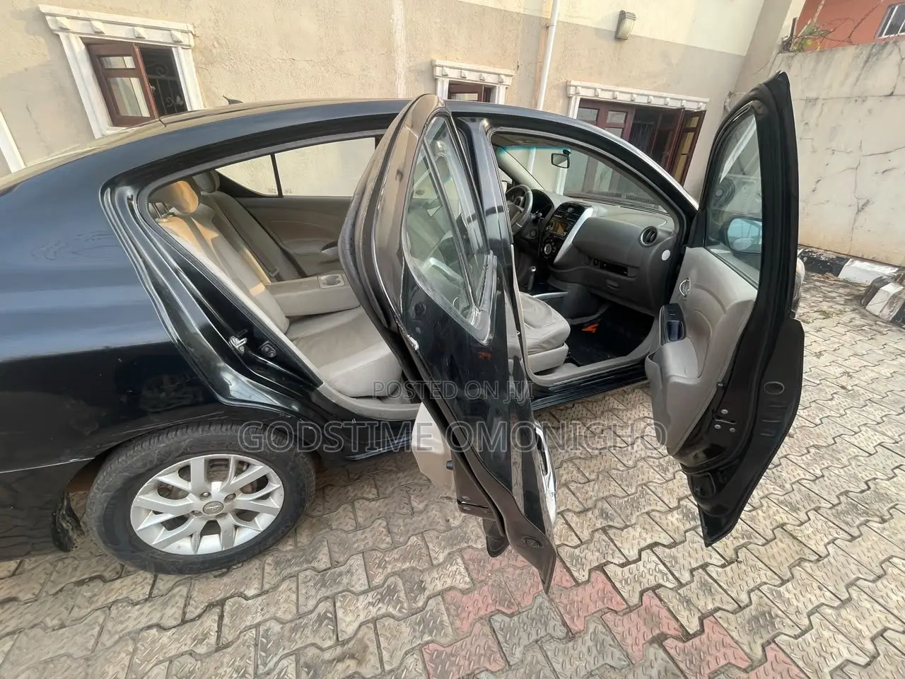 Nissan Almera 2016 Black