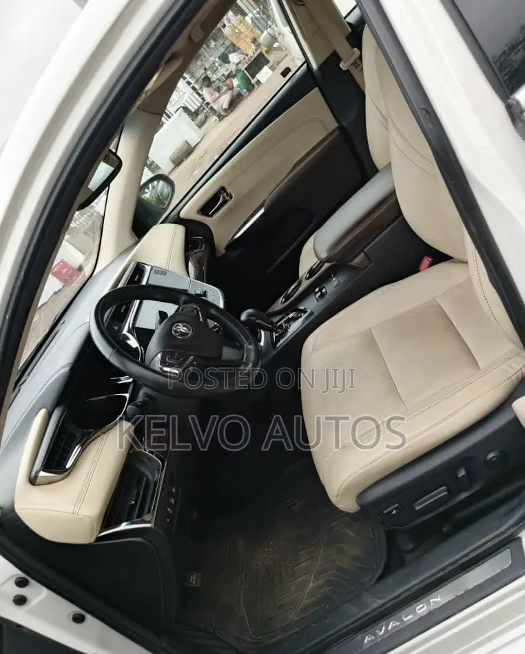 Toyota Avalon 2014 White