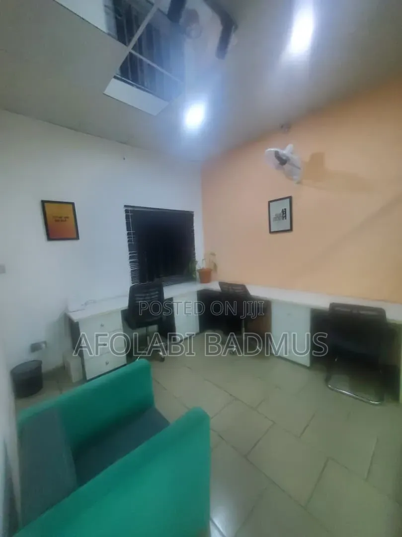 Furnished and Serviced Office for Rent