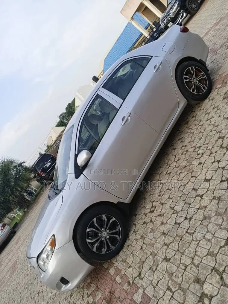 Toyota Corolla LE 4dr Sedan (1.8L 4cyl 4A) 2010 Silver
