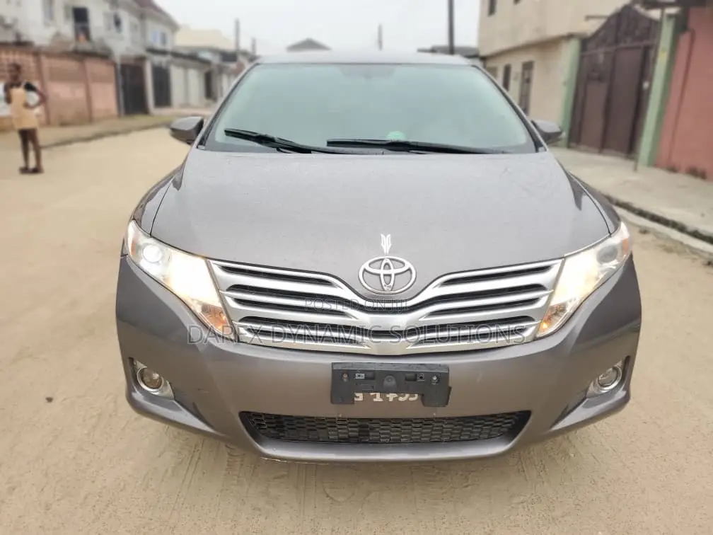 Toyota Venza V6 AWD 2010 Gray