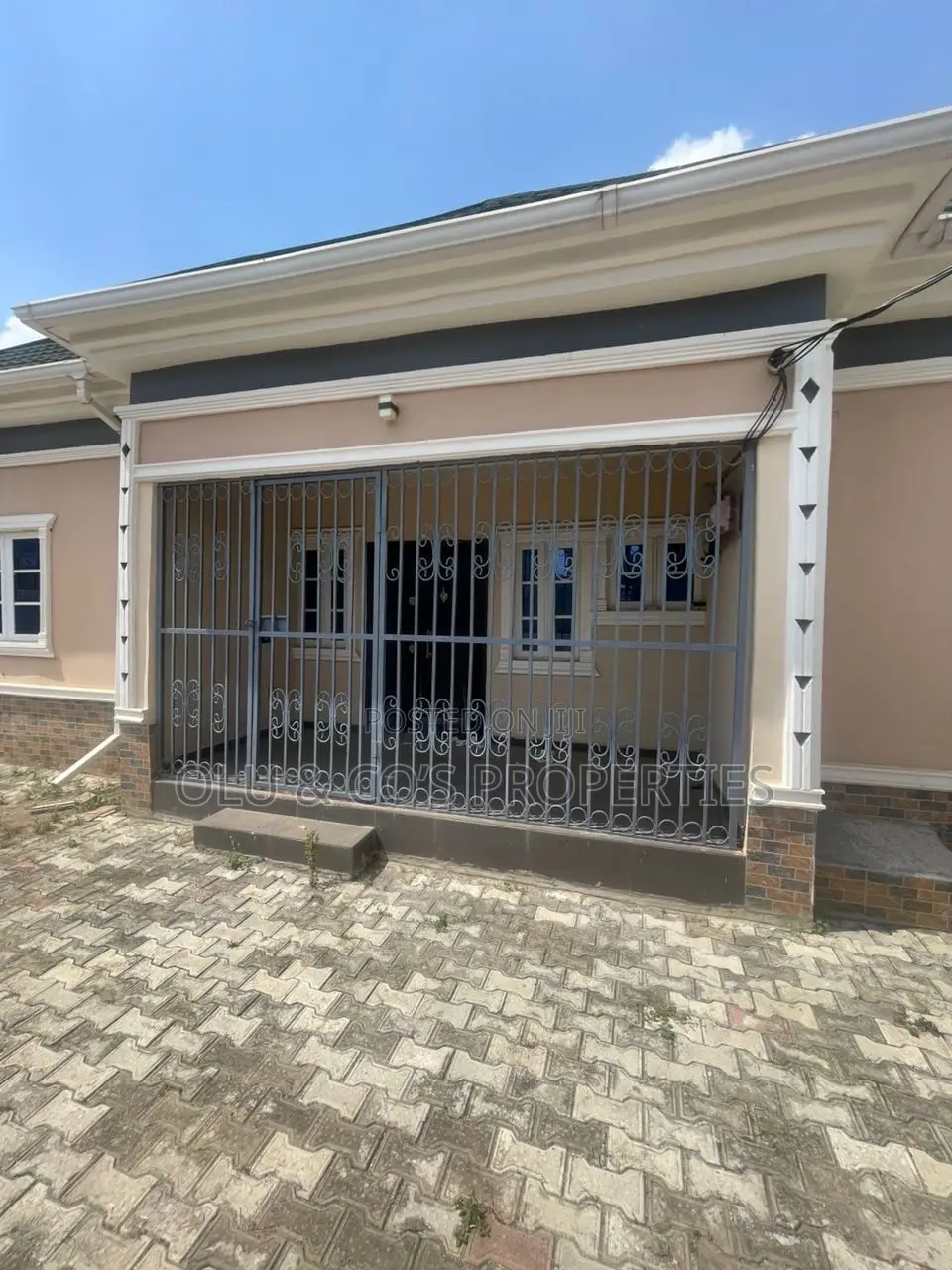 3bdrm Bungalow in Von District for sale