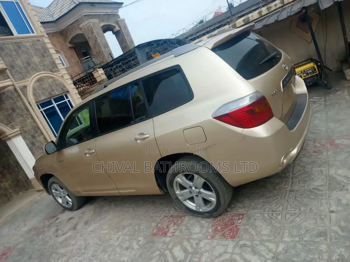 Toyota Highlander 2010 Gold
