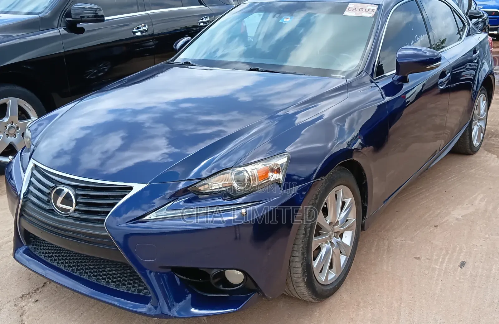 Lexus IS 2015 Blue