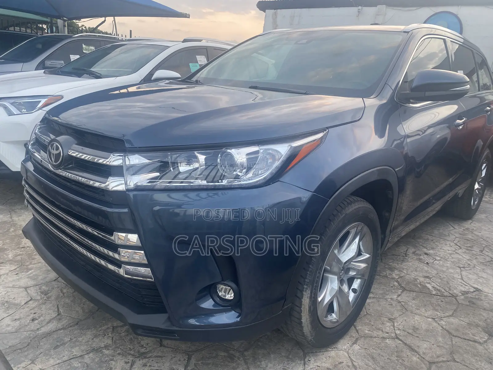 Toyota Highlander Limited 2019 Blue