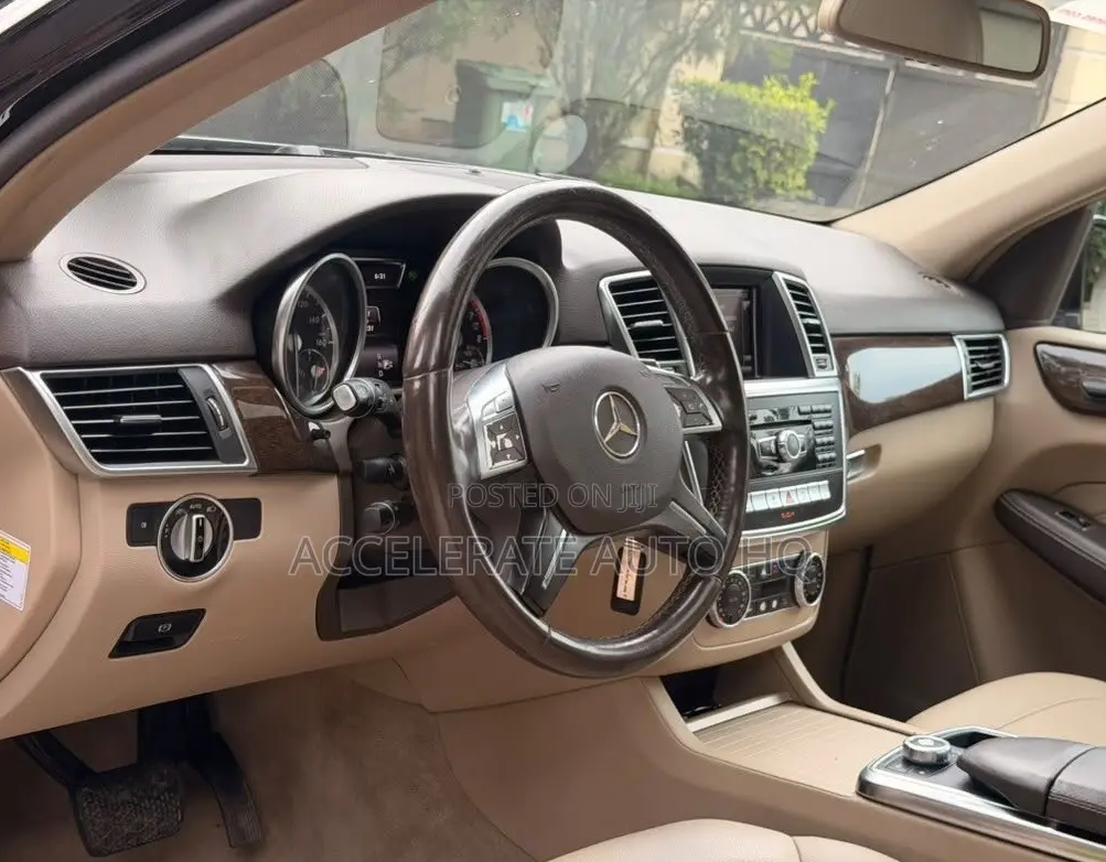 Mercedes-Benz M Class ML350 4MATIC 4dr SUV AWD (3.5L 6cyl 7A) 2014