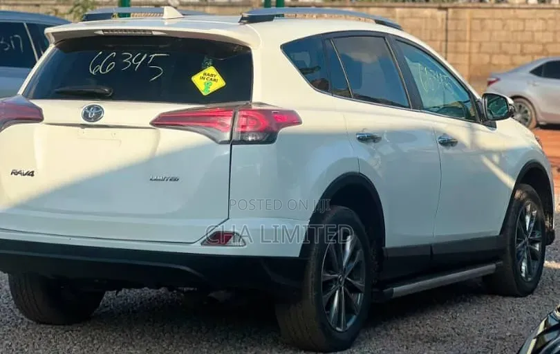 Toyota RAV4 Limited AWD (2.5L 4cyl 6A) 2016 Off white