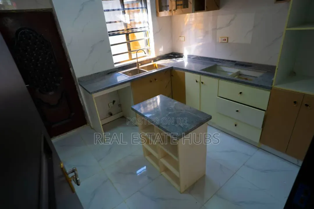 Furnished 4bdrm Duplex in Pantheon Bridge, Chevron for sale