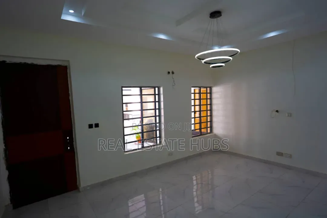 Furnished 4bdrm Duplex in Pantheon Bridge, Chevron for sale