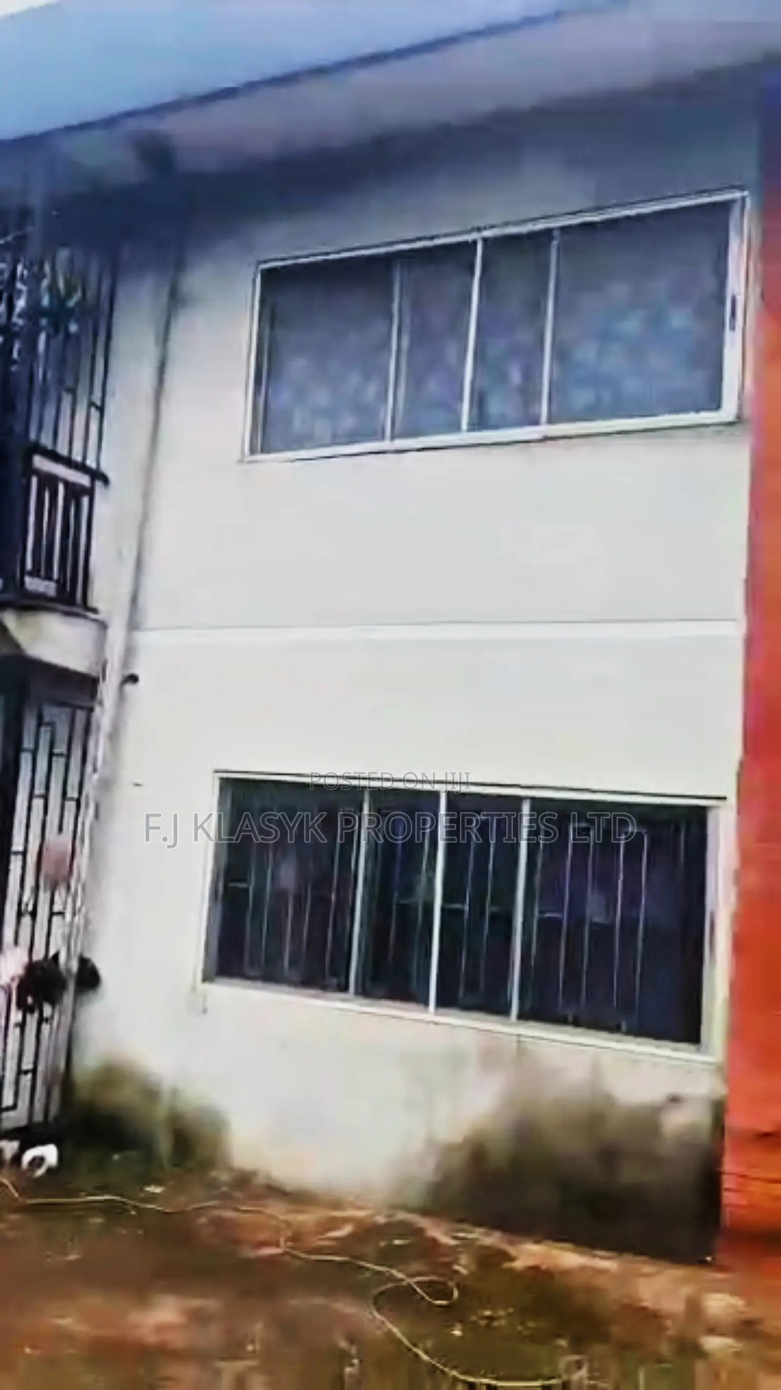 12bdrm Block of Flats in Edo State for sale