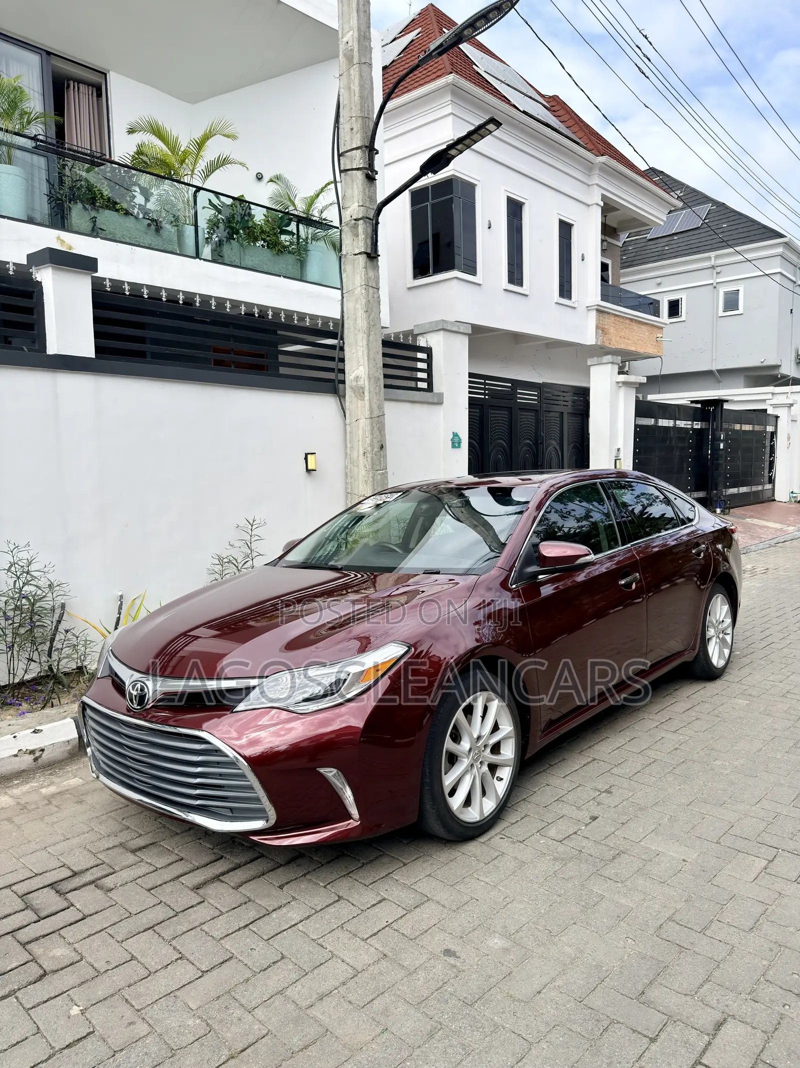 Toyota Avalon Limited Sedan FWD (3.5L 6cyl 6A) 2013 Burgundy