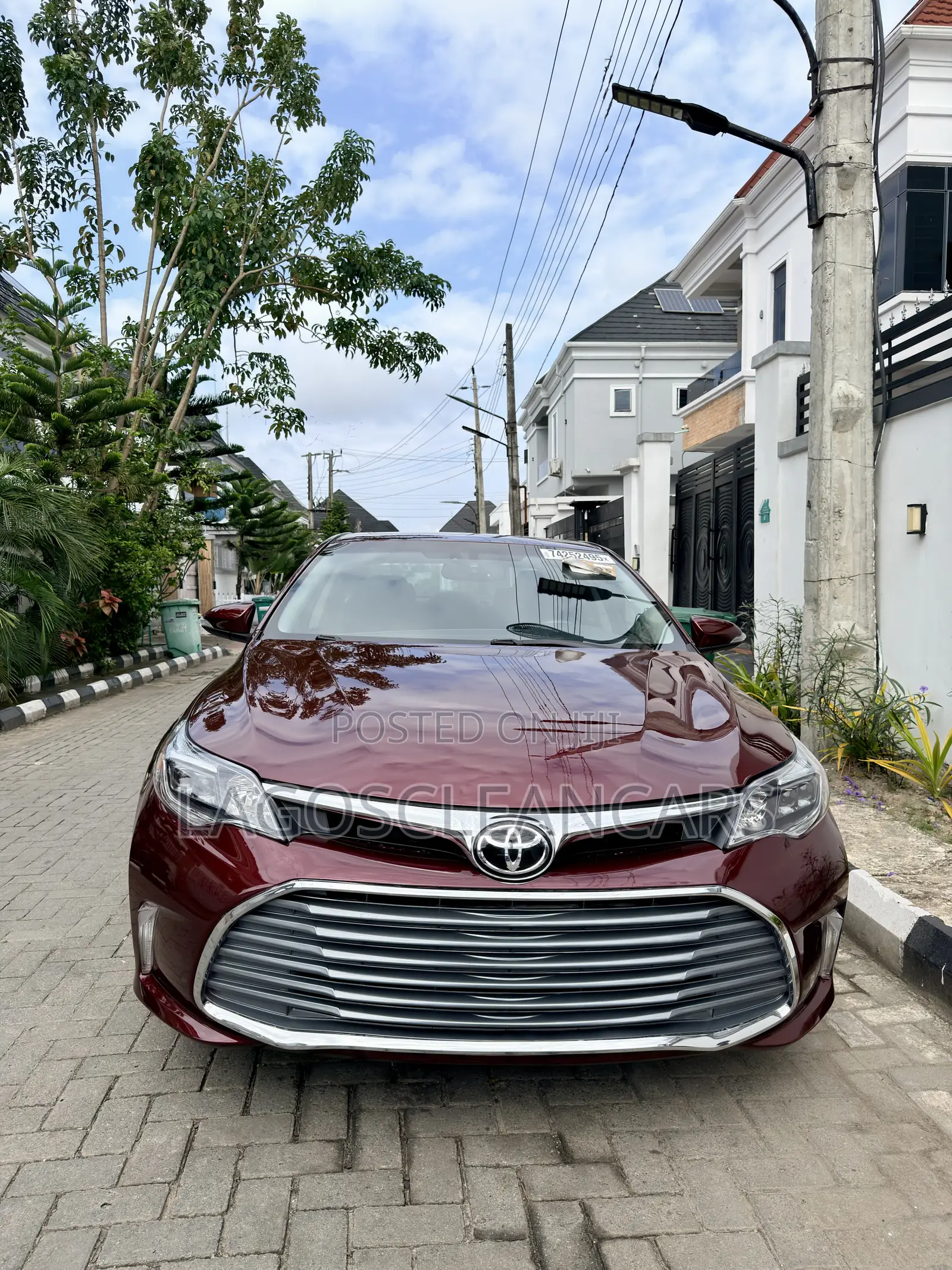 Toyota Avalon Limited Sedan FWD (3.5L 6cyl 6A) 2013 Burgundy