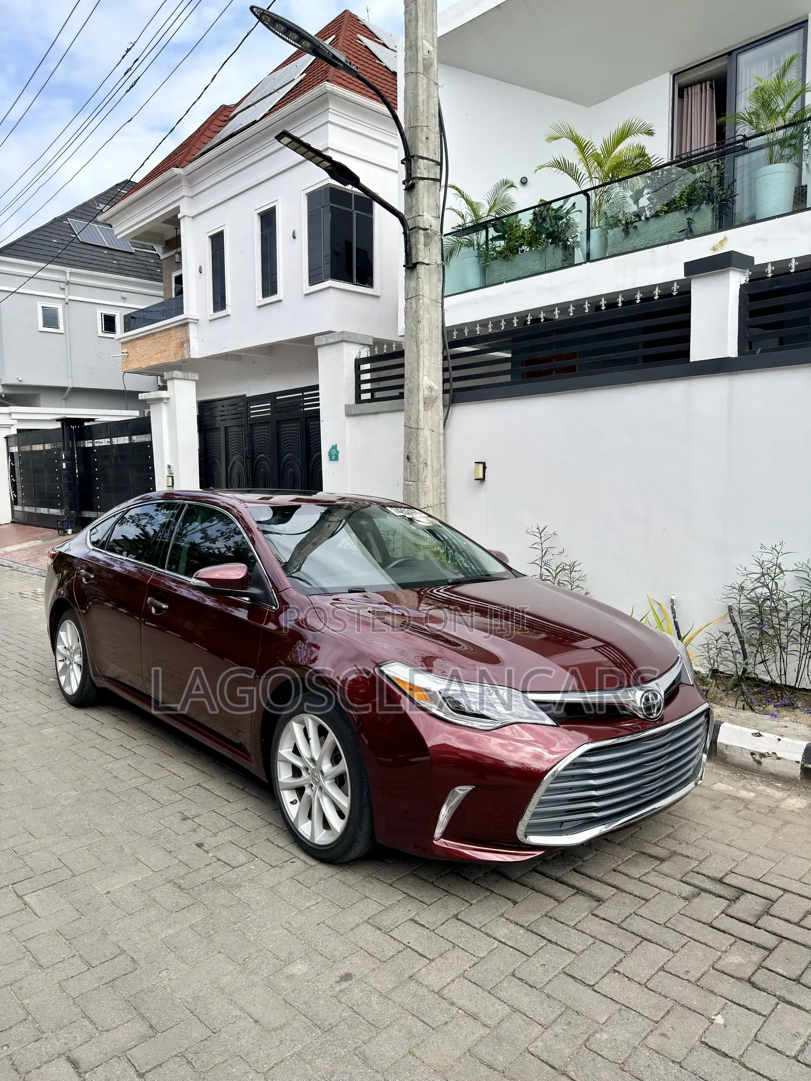 Toyota Avalon Limited Sedan FWD (3.5L 6cyl 6A) 2013 Burgundy
