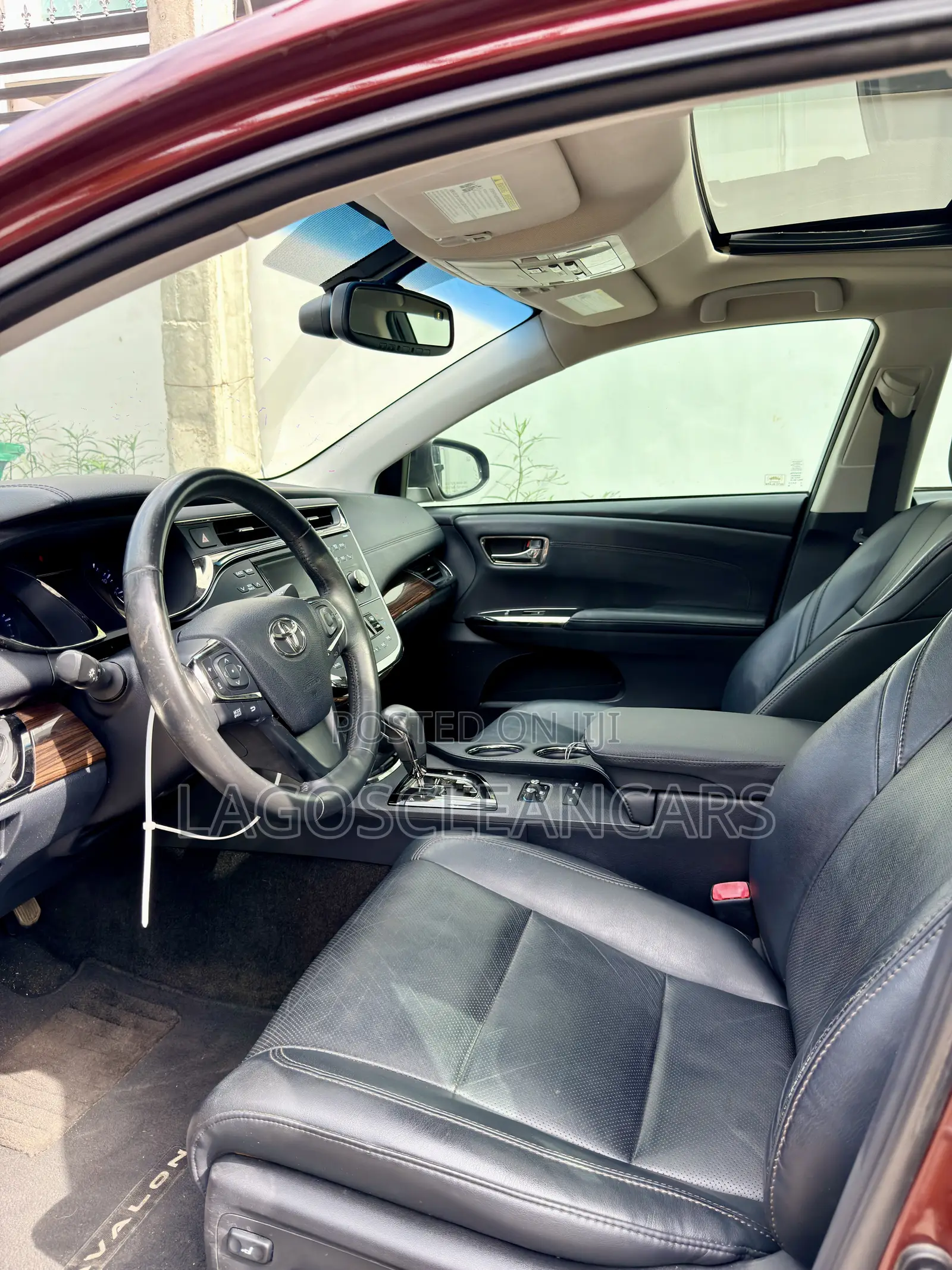 Toyota Avalon Limited Sedan FWD (3.5L 6cyl 6A) 2013 Burgundy