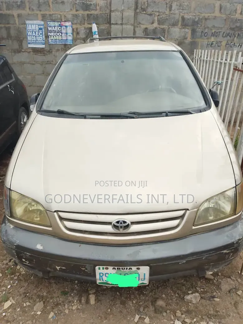 Toyota Sienna 2002 Gold