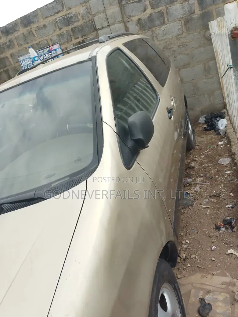 Toyota Sienna 2002 Gold