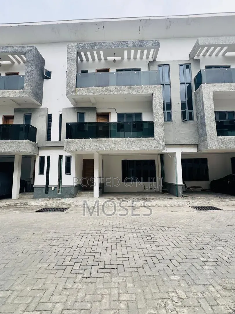 4bdrm Duplex in In A Mini Court, Ikate-Elegushi for rent