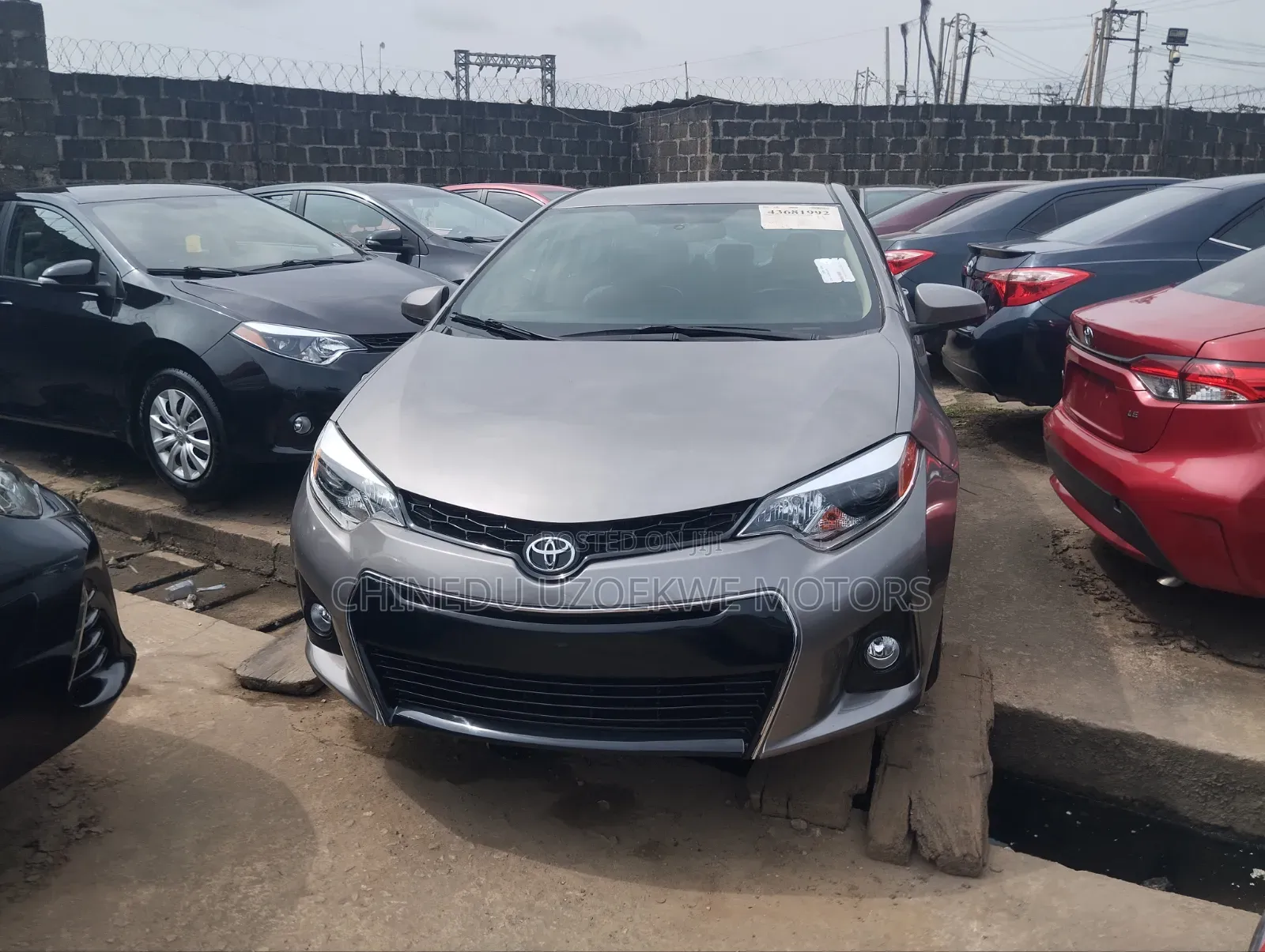Toyota Corolla 2016 Gold