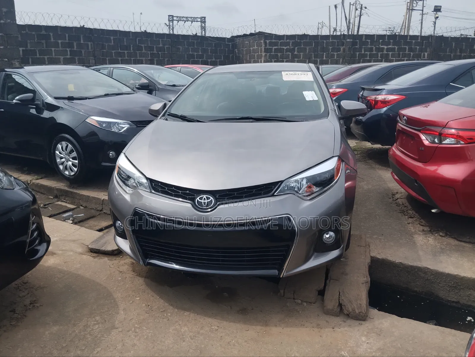 Toyota Corolla 2016 Gold
