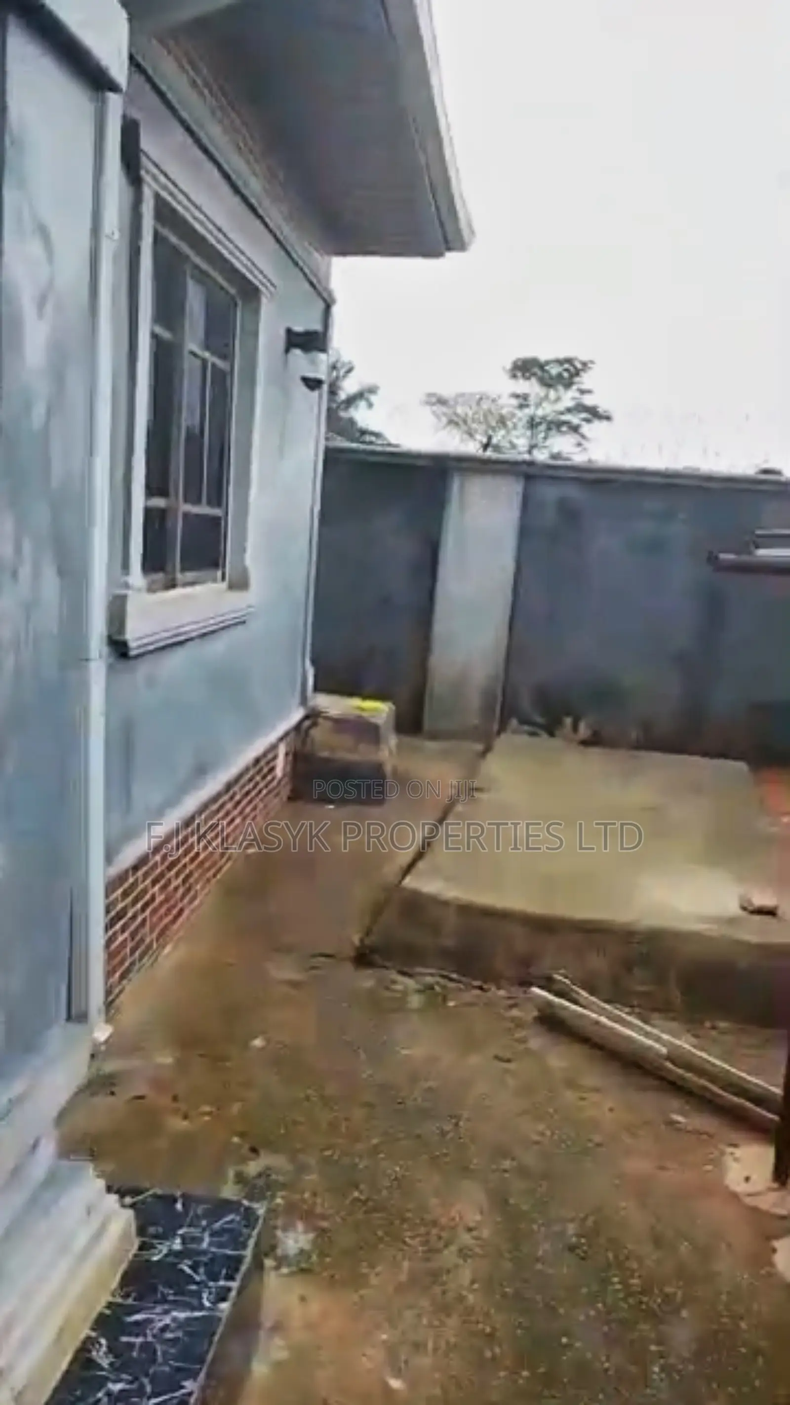 Furnished 12bdrm Block of Flats in Benin City for sale