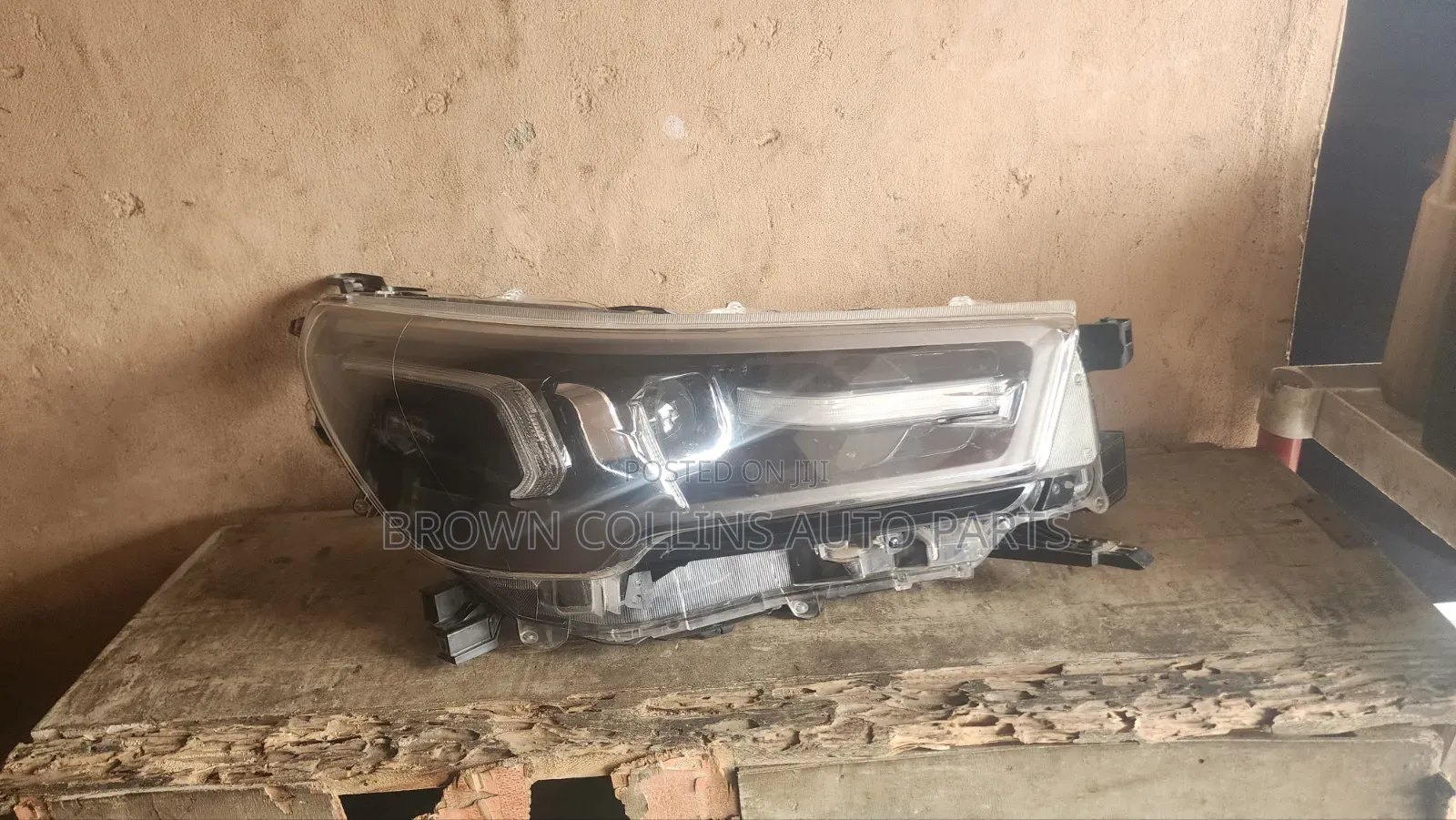 Right Side Headlamp Toyota Hilux 2020-2026 Original Toyota