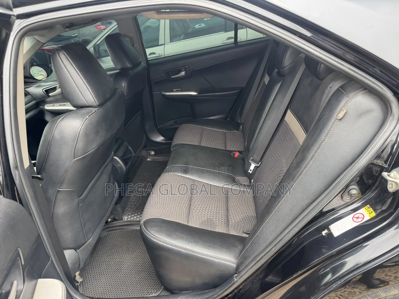 Toyota Camry SE 4dr Sedan (2.5L 4cyl 6A) 2013 Black