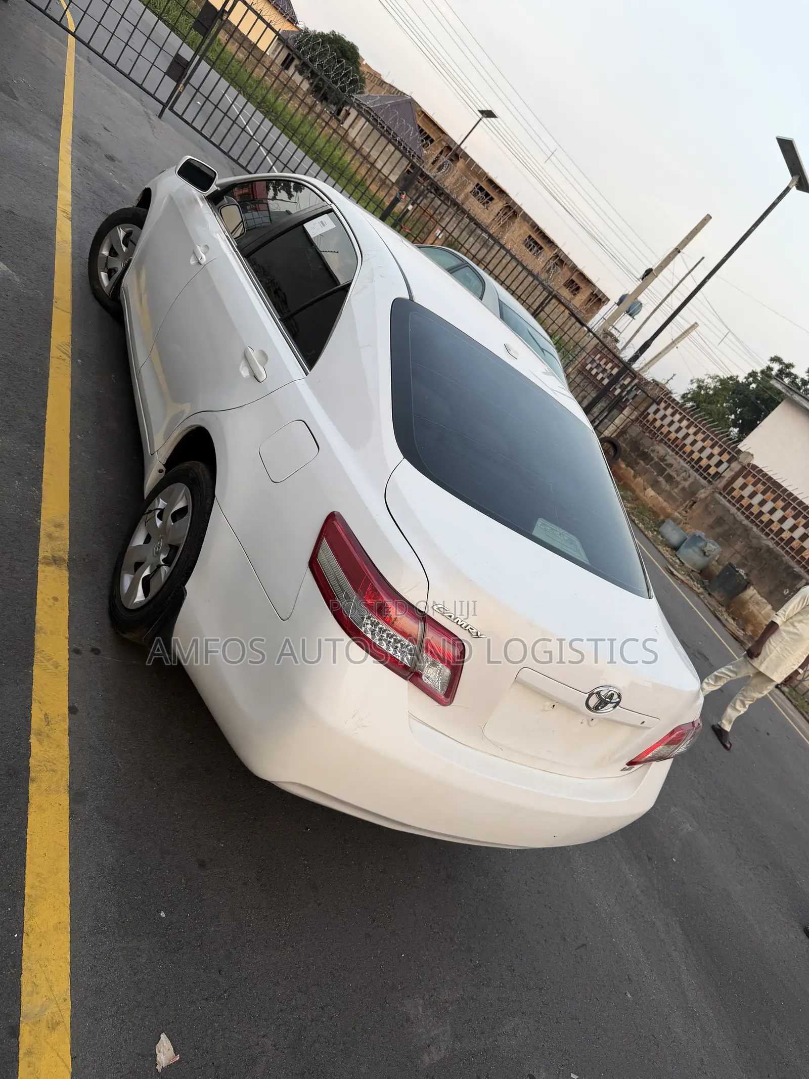 Toyota Camry LE 4dr Sedan (2.5L 4cyl 6AM) 2010 Off white