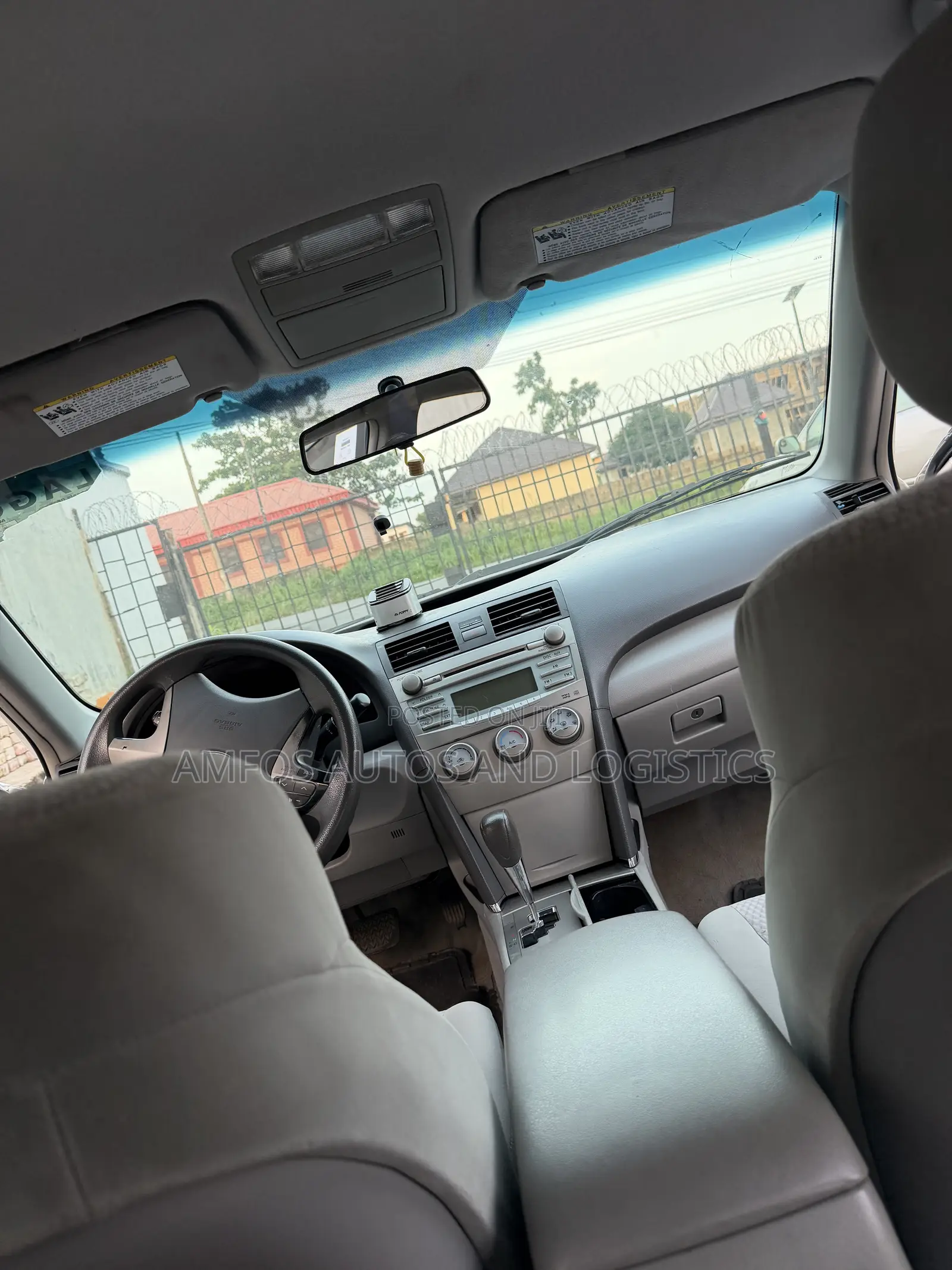 Toyota Camry LE 4dr Sedan (2.5L 4cyl 6AM) 2010 Off white
