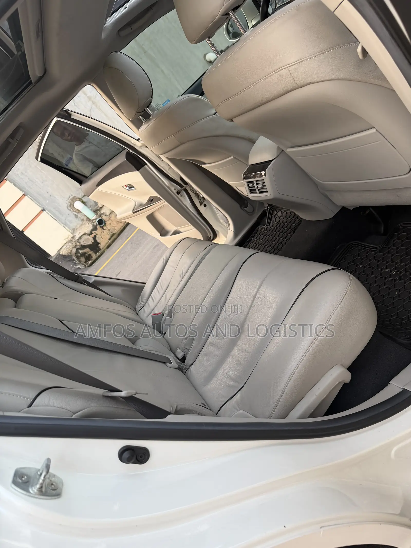 Toyota Venza XLE 4dr Wagon (3.5L 6cyl 6A) 2014 Off white