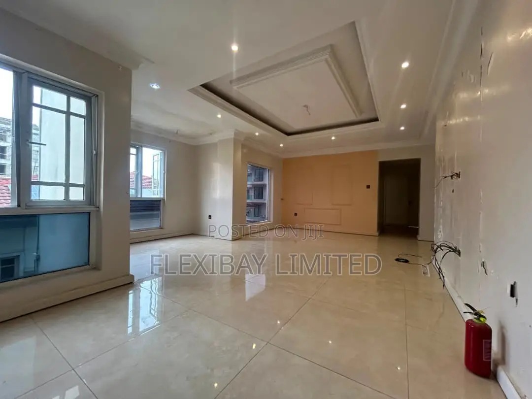 3bdrm Apartment in Lekki Phase 1 for rent