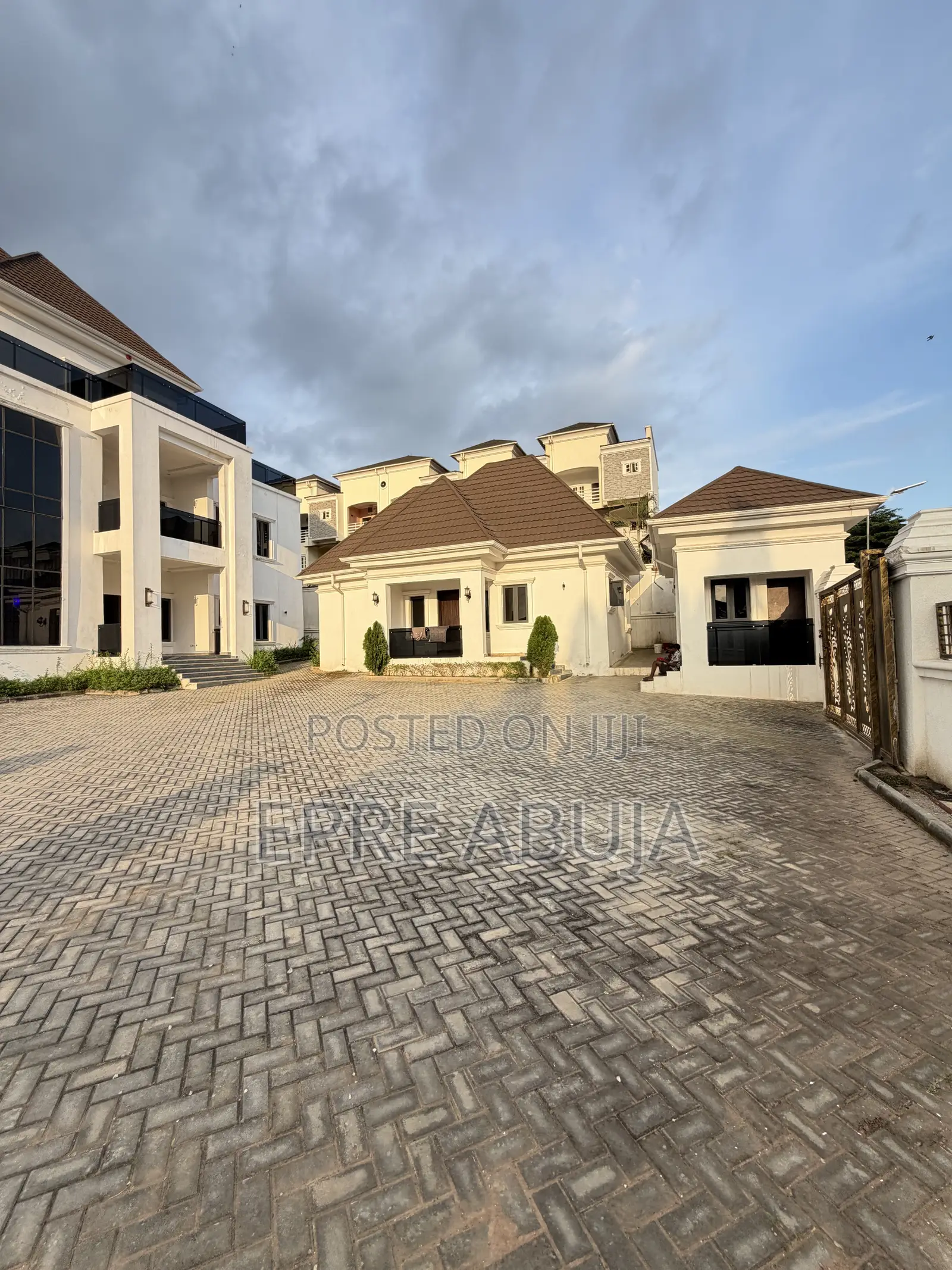 7bdrm Mansion in Guzape District for sale