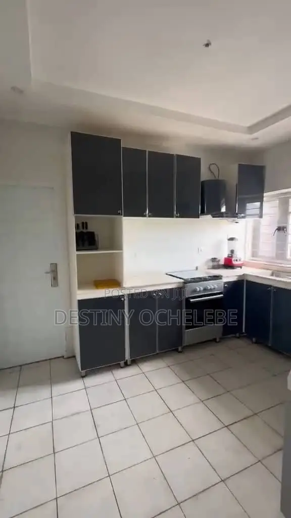 3bdrm Apartment in Guzape for sale