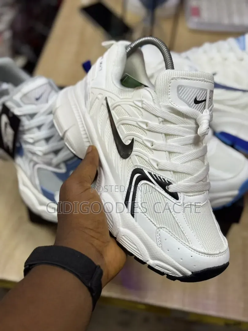 Nike Unisex Chunky Runner Sneakers