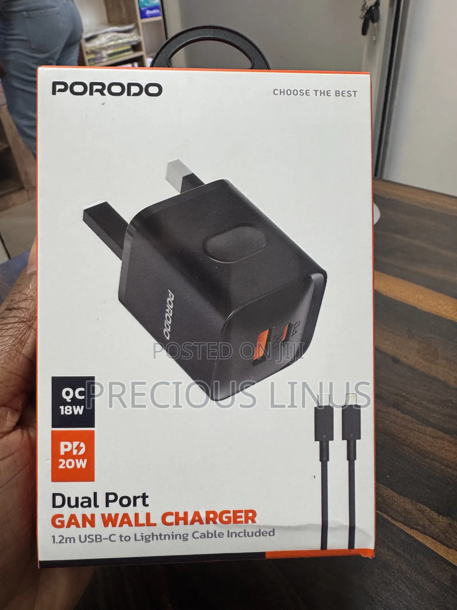 Porodo Fast Dual Port Charger With Type C to Lightning Cord