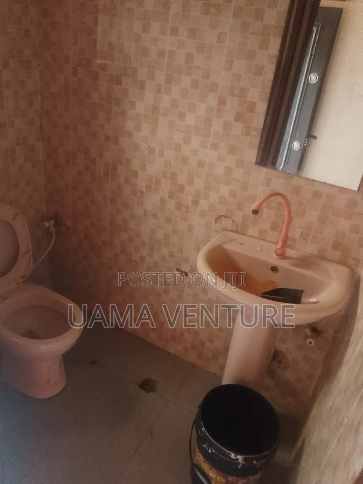 3bdrm Block of Flats in Royalpalmwill, Ado / Ajah for rent