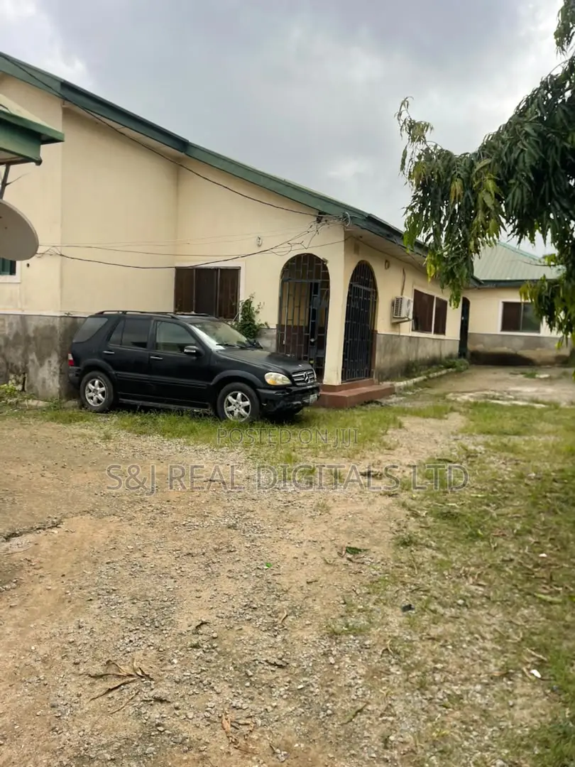 6bdrm Block of Flats in Dei-Dei for sale
