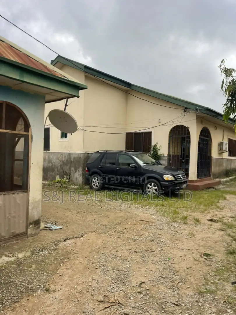 6bdrm Block of Flats in Dei-Dei for sale