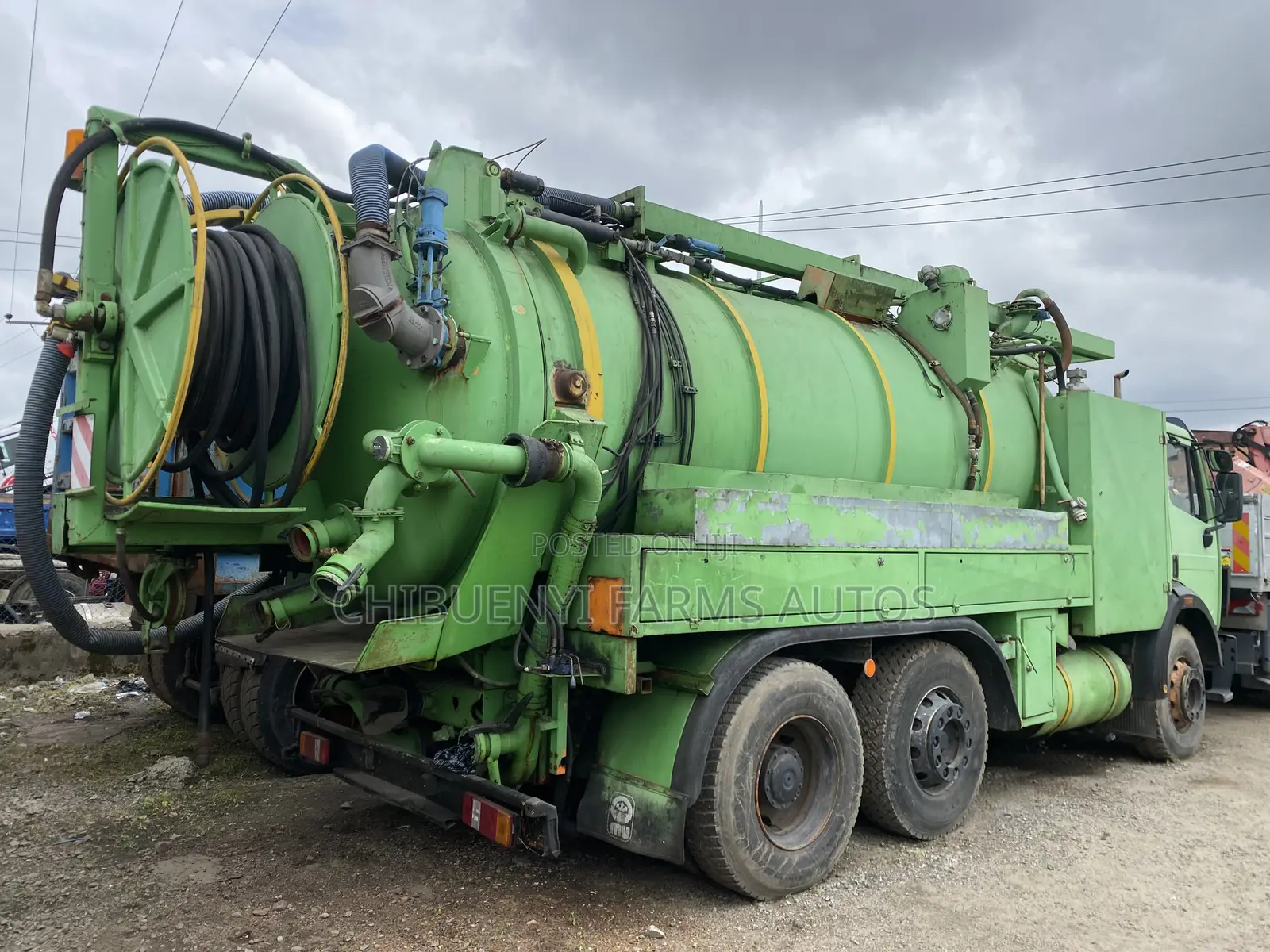 Sewage Vacuum Truck (14k Liters)