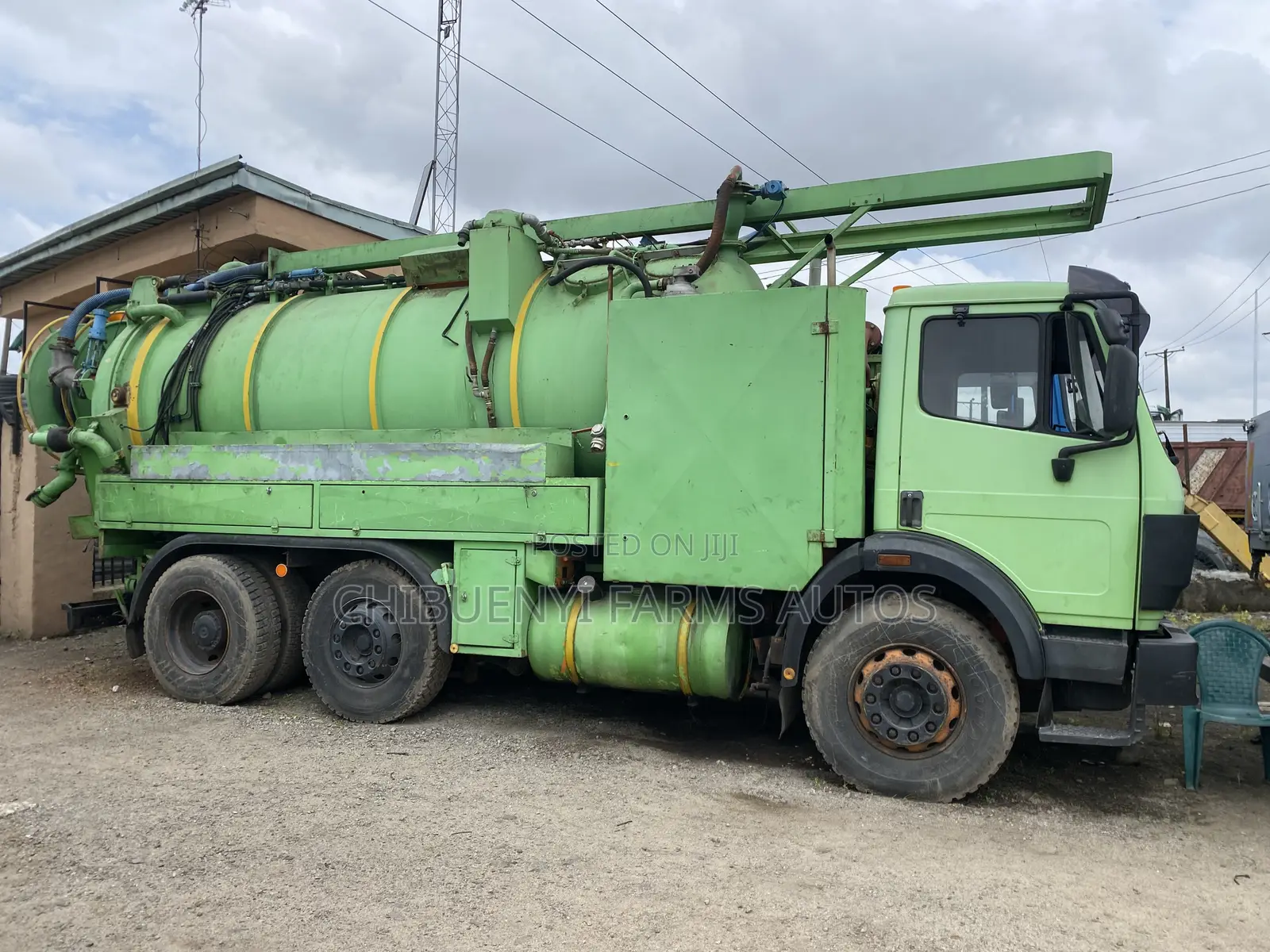 Sewage Vacuum Truck (14k Liters)
