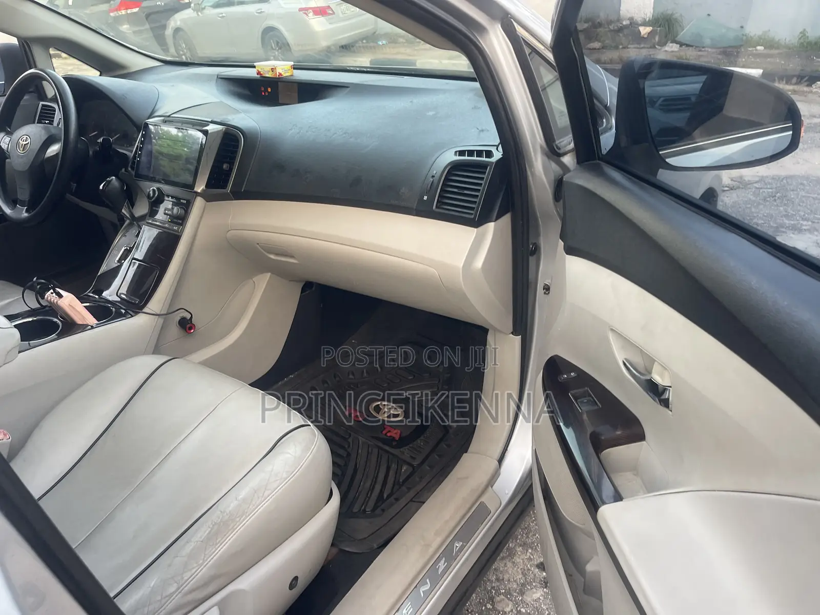 Toyota Venza 2011 Silver